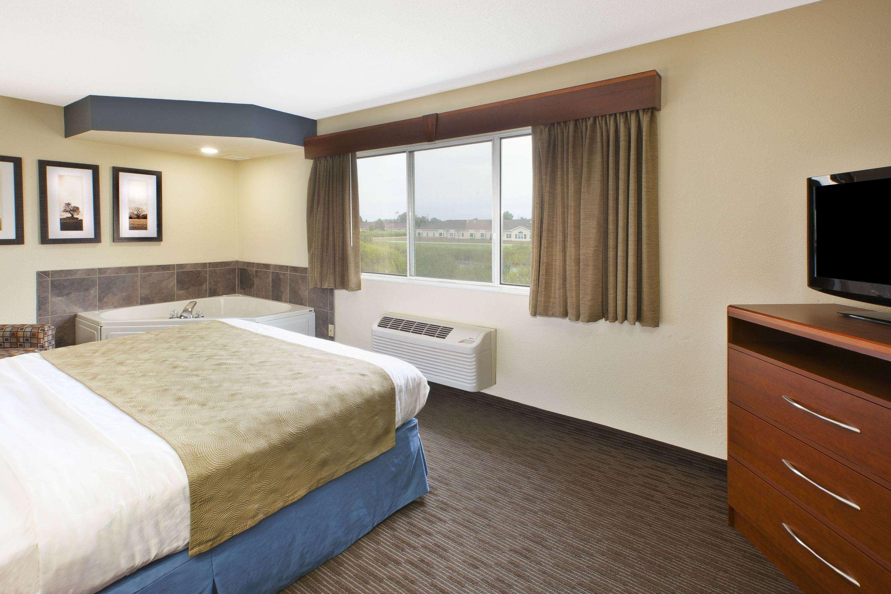 Americinn By Wyndham Bay City Exterior photo
